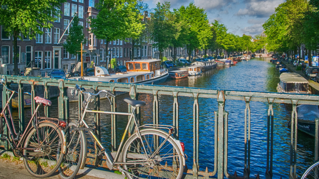 Rowerem przez Amsterdam
